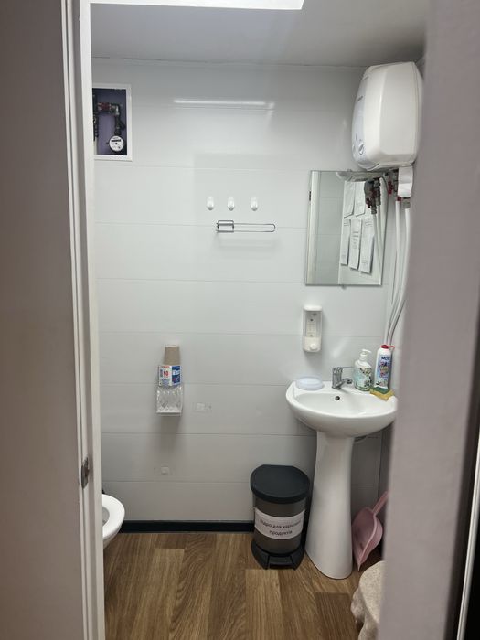 Оренда приміщення на 44 кварталі ,біля зупинки