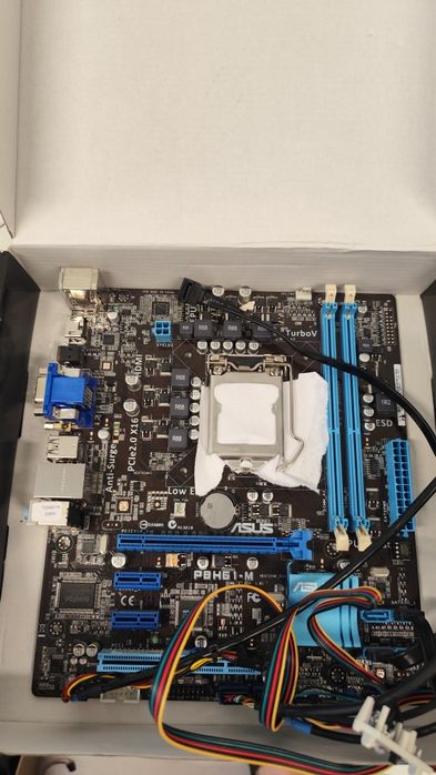 Материнська плата Asus P8P67 MLE з коробкою та документацією