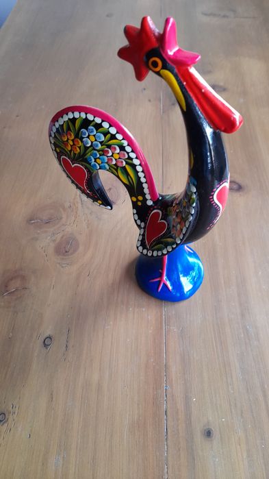 Peça artesanal em estanho, (Galo de Barcelos)