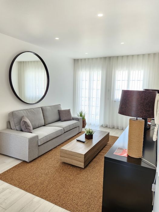 Apartamento T1+1 (Estúdio porta 2)