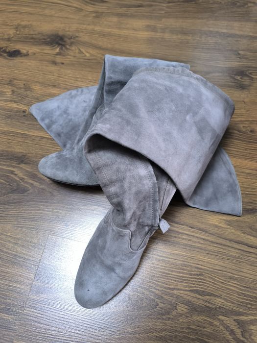 Стильні замшеві сапоги до колін