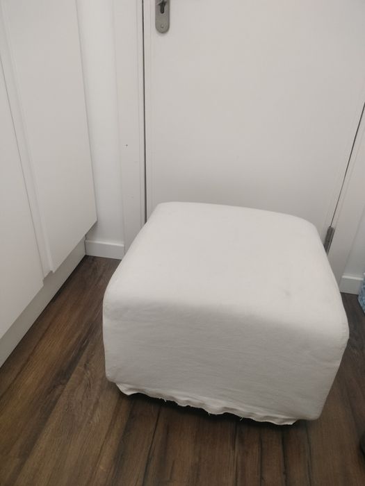 Puff do IKEA em bege