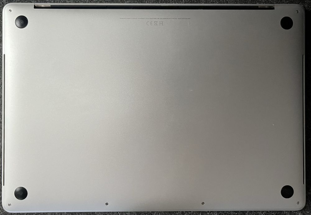 Apple MacBook Pro 15”- A1990