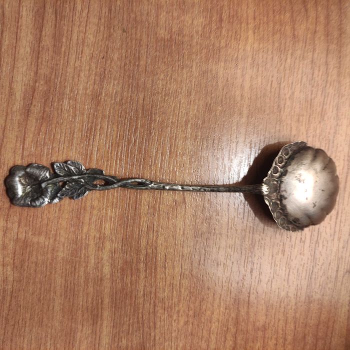 Серебряная ложка для сахара