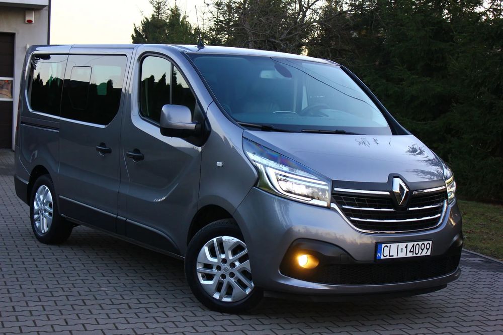 Renault Trafic 2.0 DCI 145KM 8 Osobowy Skóry/Navi/Kamera Cofania,Alus/Lampa led FV23%