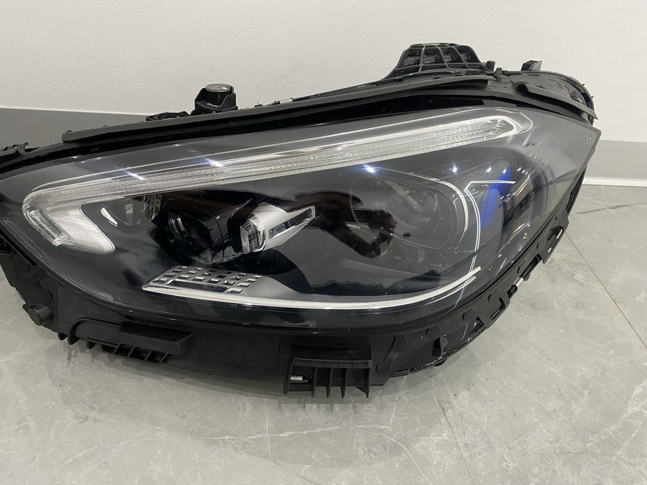 Mercedes w 206 c клас 2021р+ фари права ліва digital light multibim