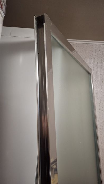 Душова кабінка скляна перегородка