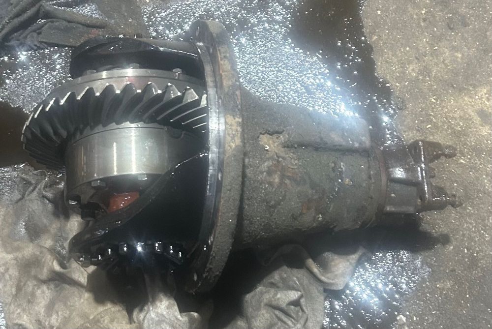 zwolnica most przedni atak Jcb 3cx 4cx ładowarka clark spicer carraro