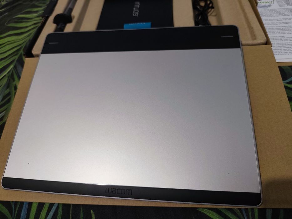 Tablet graficzny Wacom Intuos creative pen and touch tablet  CTH-680/s