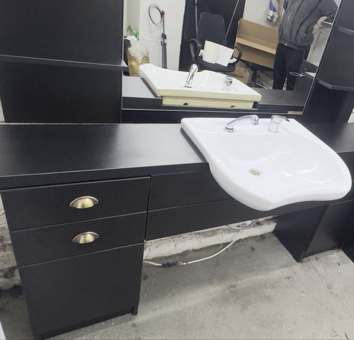 Konsoleta Ayala Barber Davos Black