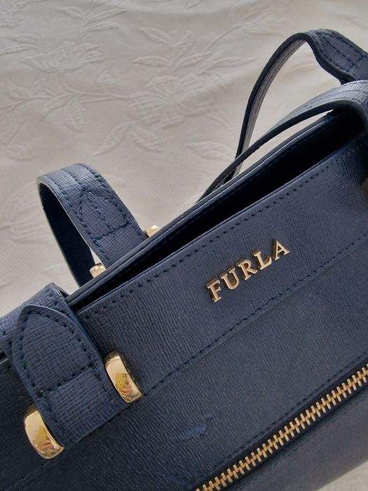 Mala Furla azul marinho