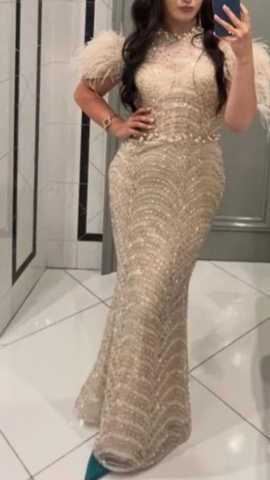 Сукня довга, підійде на випускний