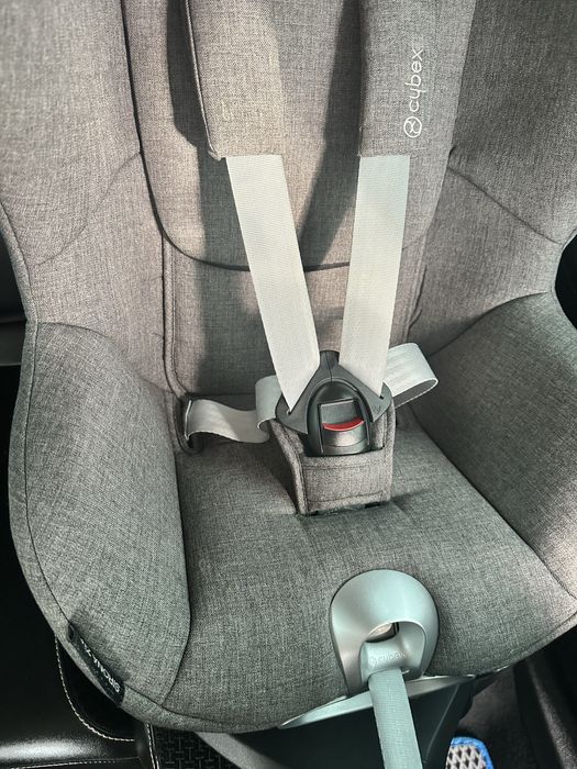 Продам Автокресло Cybex Sirona Zi i-Size