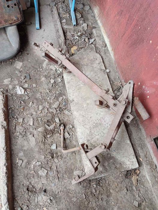 Продам опорне колесо лемеші кріплення передплужника