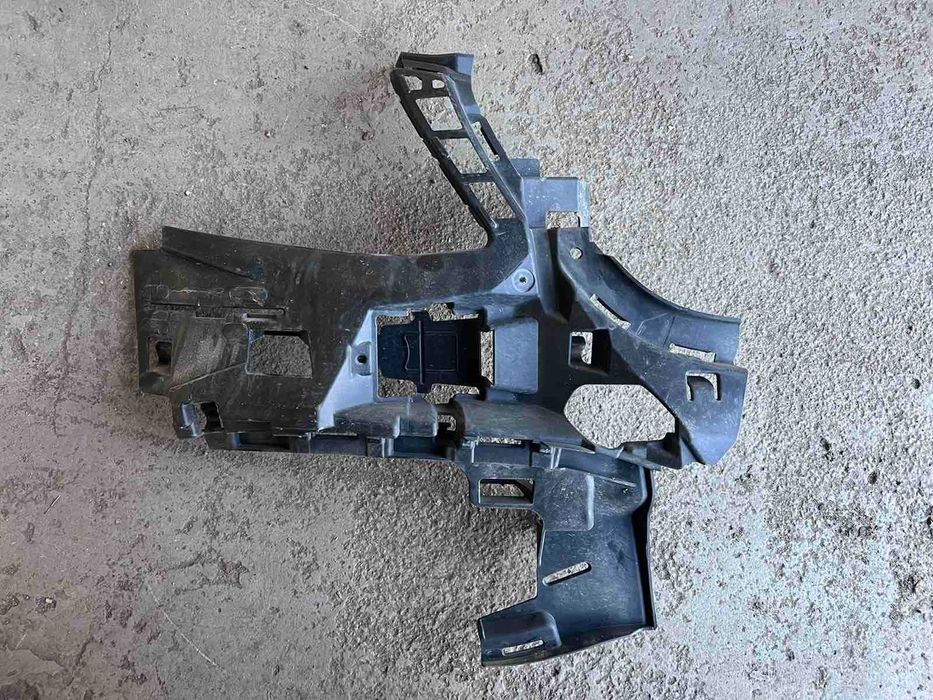 Кронштейн переднего бампера Mercedes AMG W222