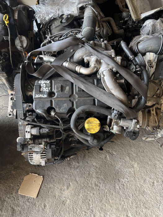 Мотор двигатель 1.9 F9Q Renault  laguna Scenic Trafic Opel Vivaro