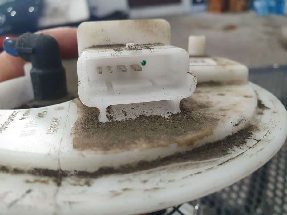 Pompa paliwa pływak czujnik wkład Opel Corsa D 1.2 benzyna sprawna