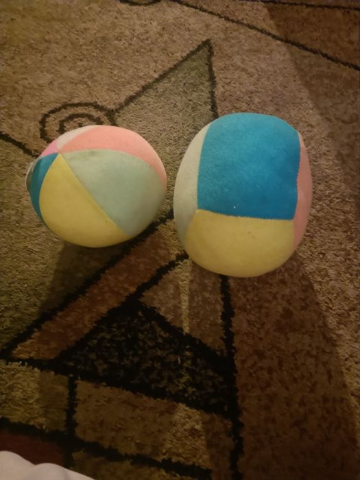 Piłeczki w formie grzechotki dla dzieci