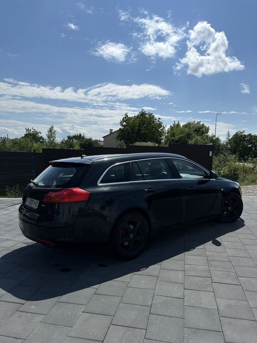 Opel insignia sports tourer 2012