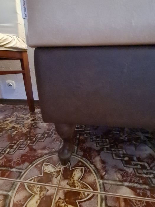 Piękna sofa dwuosobowa