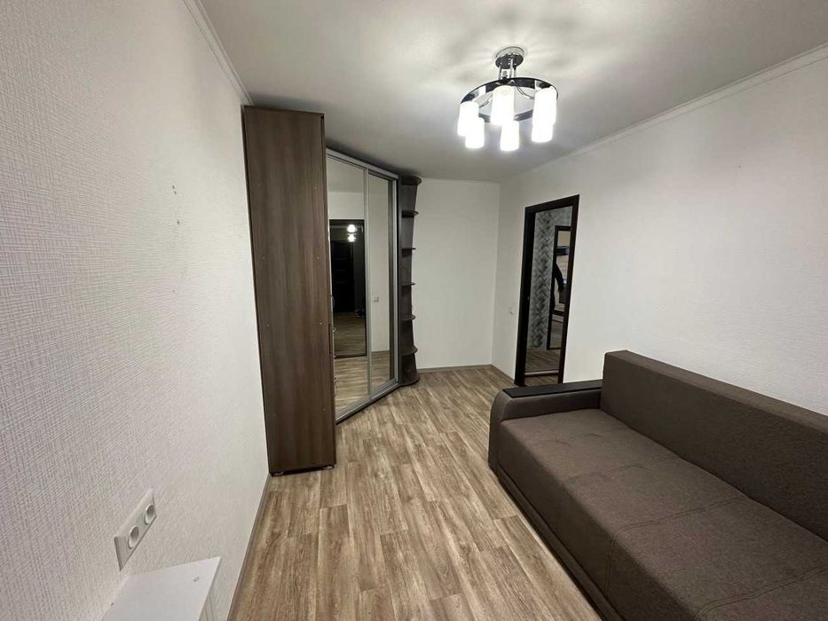 Продам просторную 2-к квартиру с ремонтом проспект Мира Левобережный