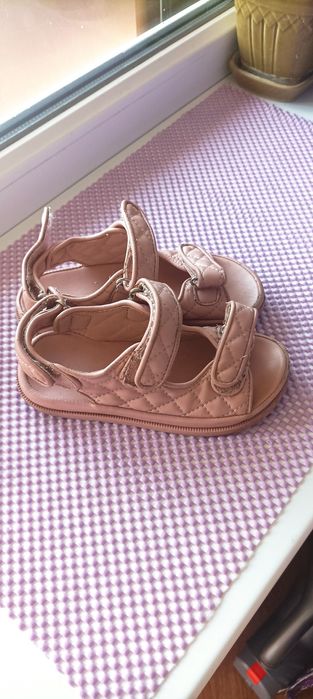 Босоніжки для дівчинки