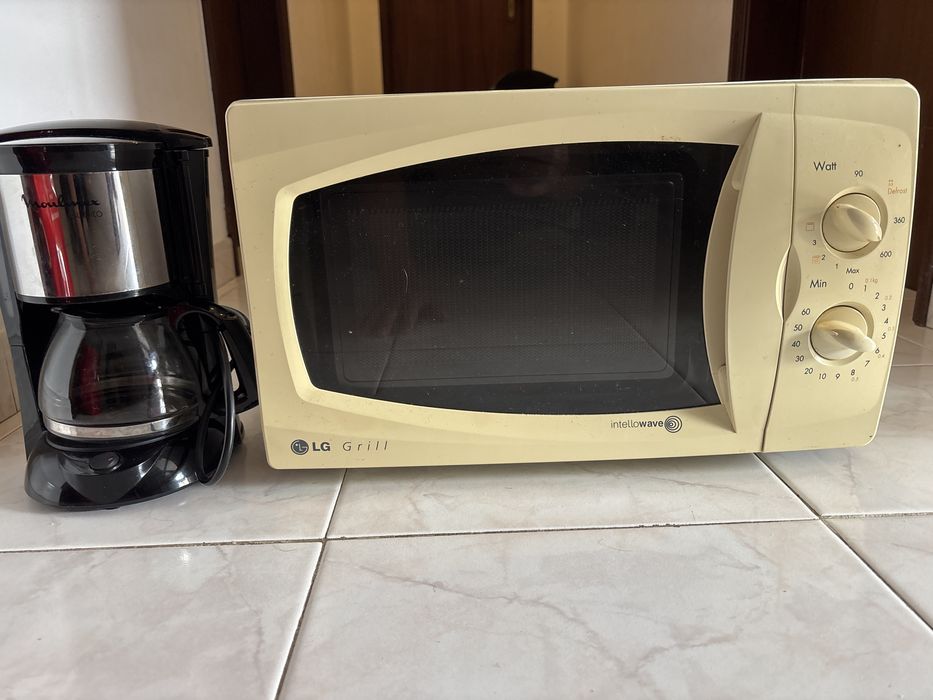 Microondas + Cafeteira