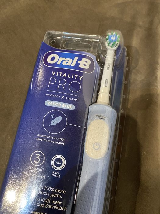 Escova eletrica Oral-B nova