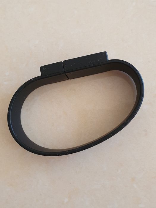 Bracelete Mercedes 8GB