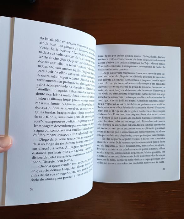 Livro "Amantes da lua negra" Antonio Rolo