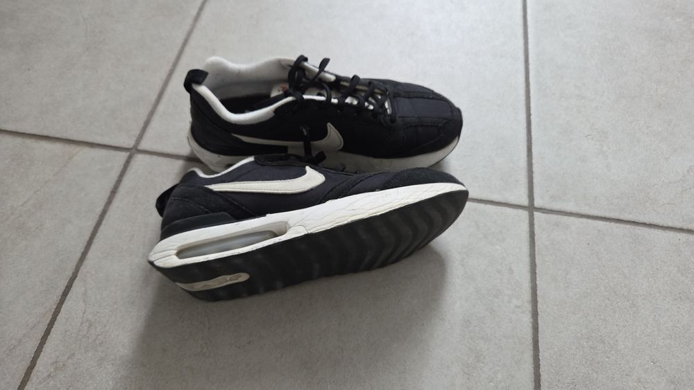 Кросівки Nike  оригинал,  38.5  размер