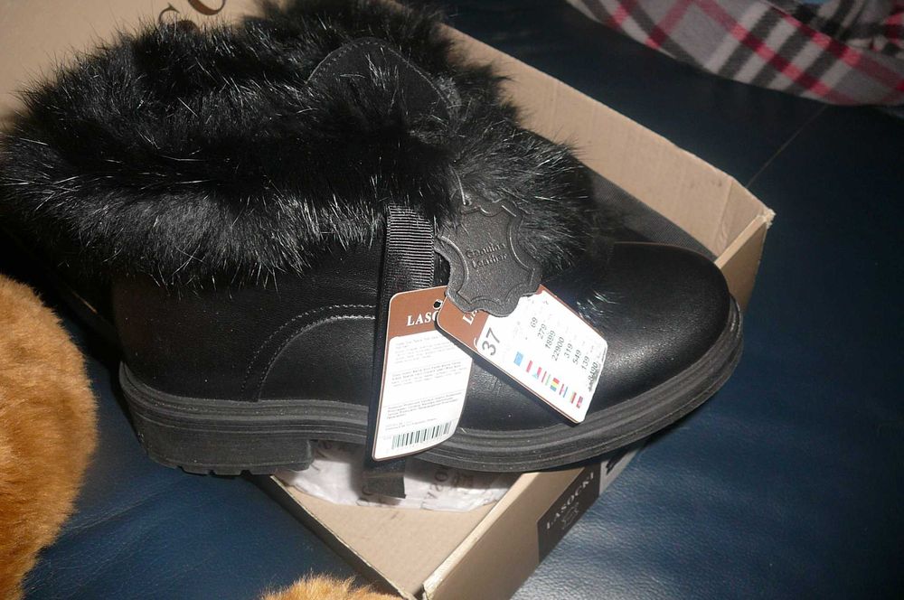 Nowe Lasocki trzewiki  z futerkiem skóra czarne 37 -- wysyłka gratis