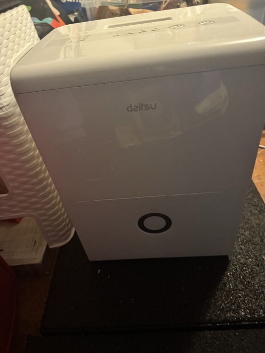 Desumidificador Daitsu ADDE-10 a funcionar