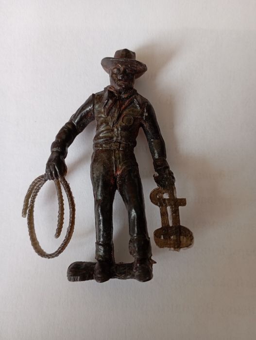 Ковбой СССР висота 6 см, та значок дитяча іграшка