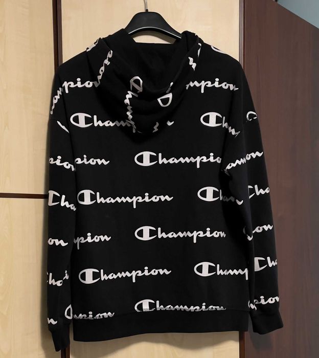 Bluza czarna z napisami - z kapturem - marki CHAMPION.
