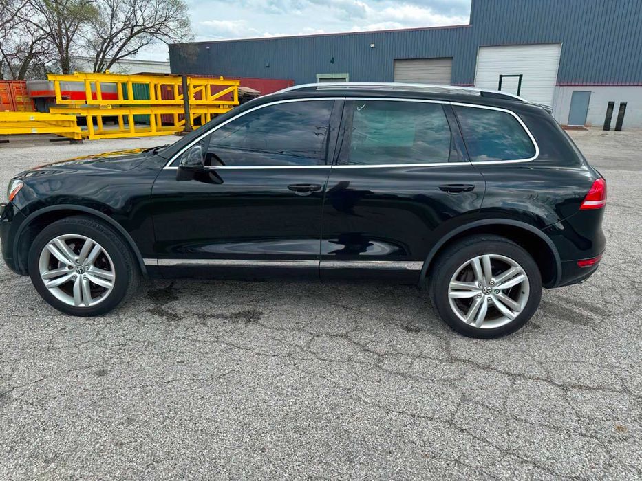Volkswagen Touareg Executive      2012