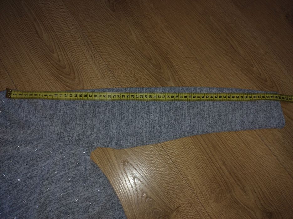 Sweter szary z cekinami