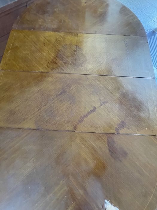 Antique English-style table64585486412801123