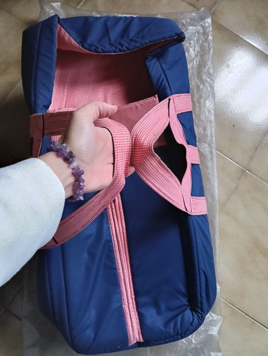 alcofa de bebé azul