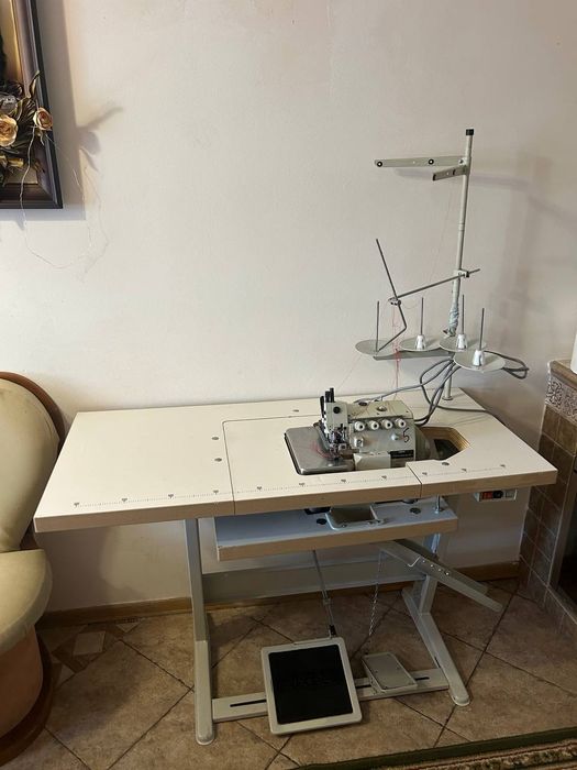 Професійний оверлок breather