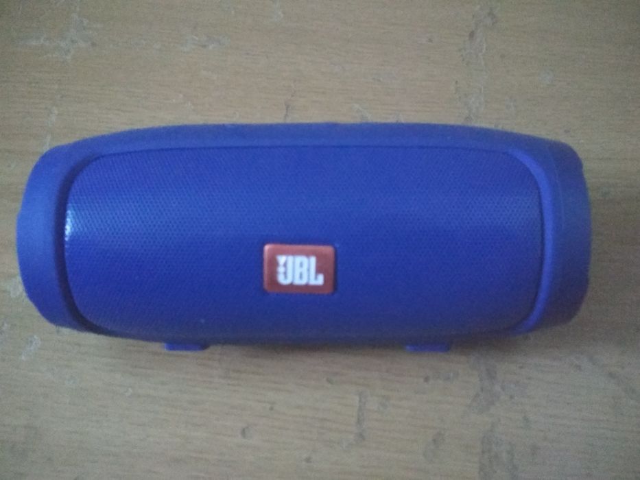 Колонка портативная JBL