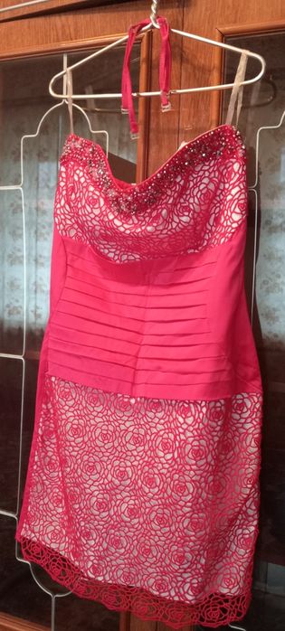 Сукня,святкова,з елементами атласу та мережива