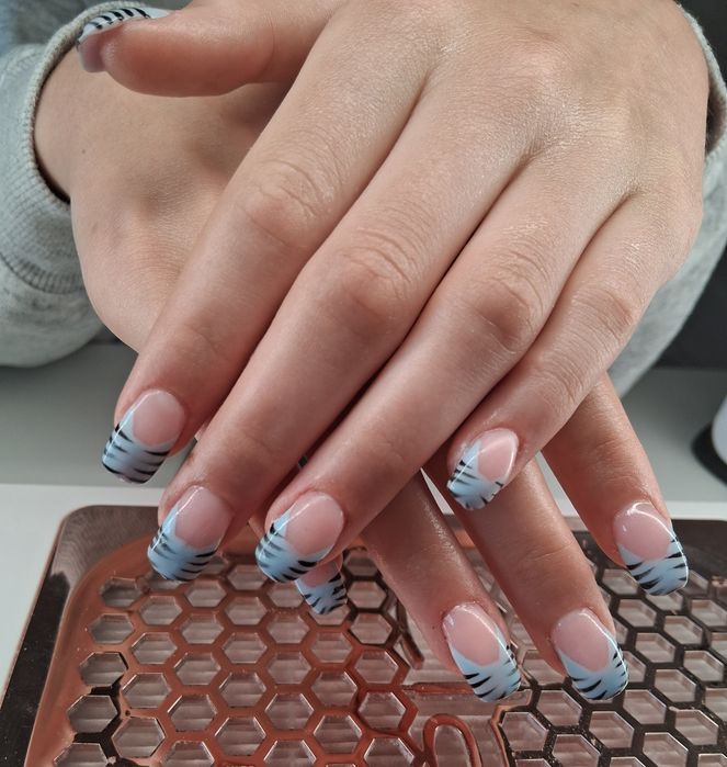 Manicure hybrydowy. Paznokcie hybrydowe.