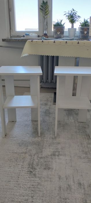Dwie szafki z półką białe