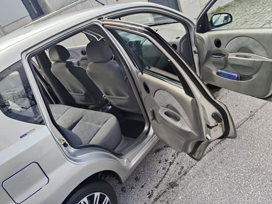 Carro barato a gasolina com AC Dawoo ano 2004