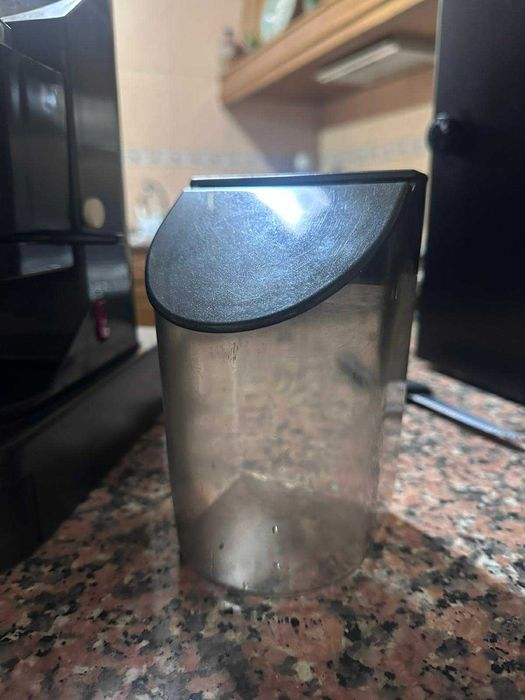 Maquina de café troia com moinho