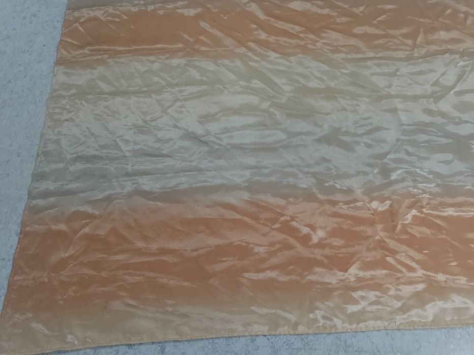 Sprzedam zasłonkę 240x170 cm.