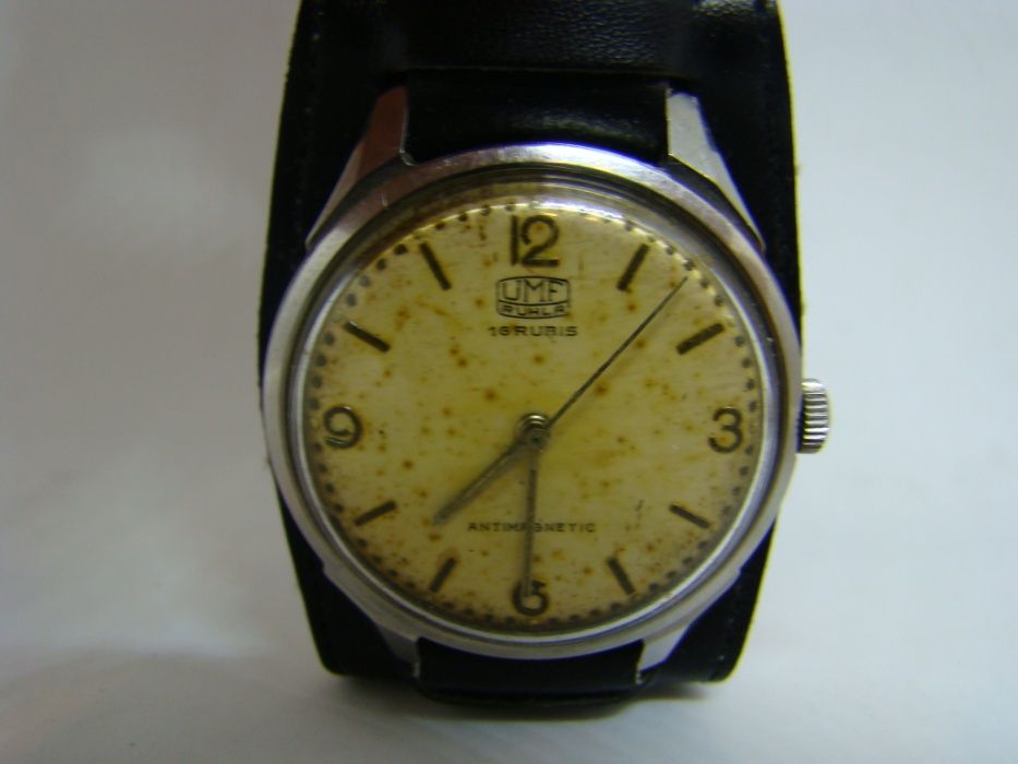 Zegarek UMF Ruhla 16 rubis sprawny. Wychwyt szwajcarski. niespotykany