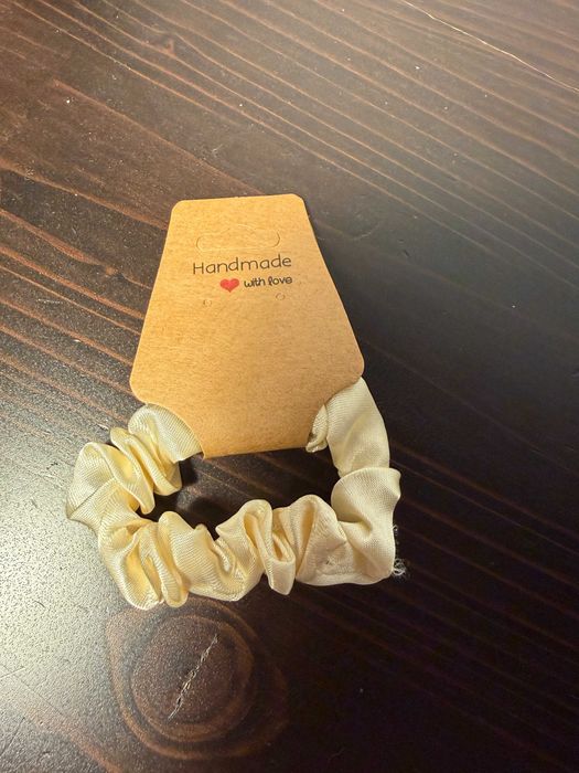 satynowa gumka do włosów