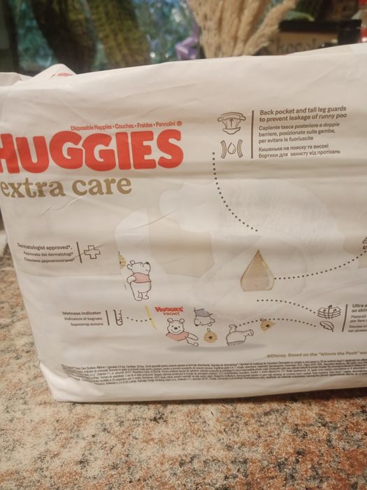 Подгузники Huggies.